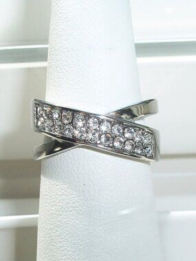 STAINLESS STEEL Top Grade Crystal Crossover Ring